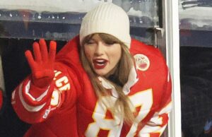 Os Chiefs jogam os Jaguars em ‘Monday Night Football’. Taylor Swift poderia participar? Taylor Swift reage durante a primeira metade de um jogo entre o Chicago Bears e o Kansas City Chiefs no Arrowhead Stadium, em Kansas City, em 2023.
