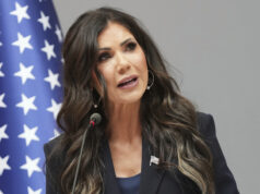 Kristi Noem impõe uma ‘proibição total de viagens’ após tiroteio em DC Os asseclas de Trump desperdiçam milhões de dólares de impostos em anúncios beijando sua bunda