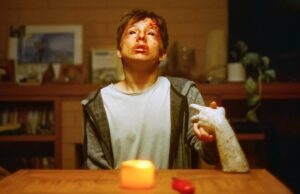 Os cinco filmes mais assustadores da HBO Max para transmitir no Halloween: ‘It’, ‘Weapons’ e muito mais Julia Garner em Armas