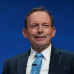 Tony Abbott, ex -primeiro -ministro australiano participa de um painel de discussão com o Secretário de Estado das Sombras para Assuntos Estrangeiros, Commonwealth e Desenvolvimento, Priti Patel, na Conferência do Partido Conservador do Complexo de Convenções Central de Manchester.