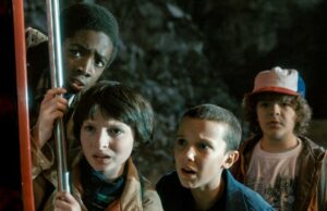 Os jovens assistem a filmes e programas, mas desejam material identificável Os jovens assistem a filmes e programas, mas desejam material identificável