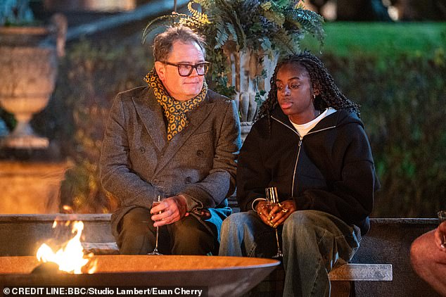 Os traidores de celebridades estão condenados! Enquanto Claudia Winkleman 'expõe' Uma série de mergulhos de nariz pode marcar o início do fim para a dupla de Traidores, Alan Carr e Cart Burns