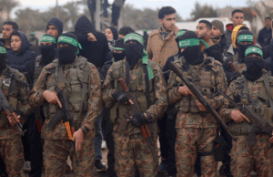 Dezenas de mortos em Gaza enquanto a violência irrompe entre o Hamas e clãs armados Plano de paz de Trump para Gaza pode ser apenas uma ‘pausa’ antes que o Hamas ataque novamente, alertam especialistas