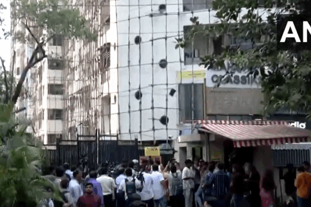 Polícia mata homem que fez 17 crianças como reféns em Yahoo news home