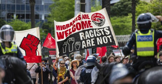 Marcha para o comício da Austrália em Melbourne. Fotografia de Paul Jeffers The Age NEWS 19 de outubro de 2025