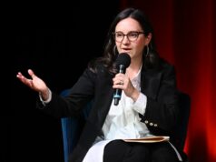 Bari Weiss defende a retirada do relatório ’60 Minutes’ sobre o ‘tratamento horrível’ dos detidos enviados pela Casa Branca de Trump para a prisão de El Salvador: ‘Simplesmente precisamos fazer mais’ Por dentro da viagem de US $ 150 milhões de Bari Weiss, de apresentador de 'Sight' recusado a editor principal de informações da CBS: 'Ela é simplesmente um videogame no sistema'