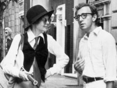 Por dentro do relacionamento de Diane Keaton com Woody Allen: ‘Annie Hall’ e mais GettyImages-155196118 Bette Midler presta homenagem a Diane Keaton.jpg