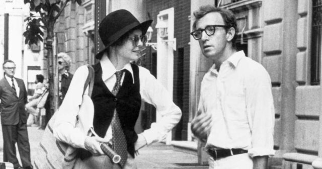 GettyImages-155196118 Bette Midler presta homenagem a Diane Keaton.jpg