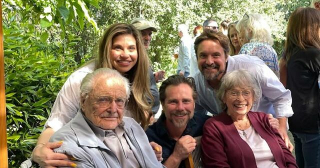 GettyImages-454580570 Por dentro do vínculo de 30 anos de William Daniels com o garoto e os membros do elenco mundial