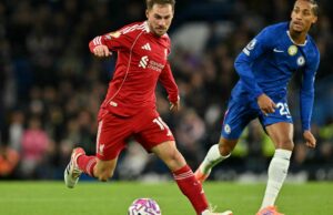 Por que Mac Allister está usando boné preto na partida Liverpool x Manchester United? Por que Mac Allister está usando boné preto na partida Liverpool x Manchester United?