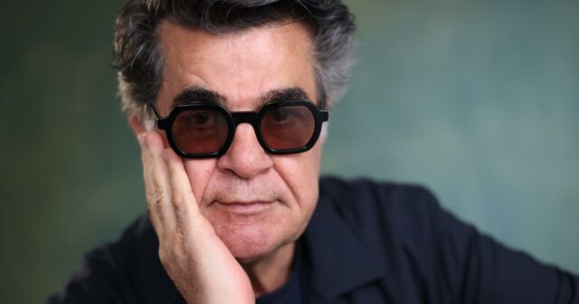 Pretende entrar no cinema do iraniano Jafar Panahi, que passou da prisão para Cannes? Ele fica mais do que feliz em ajudar 

