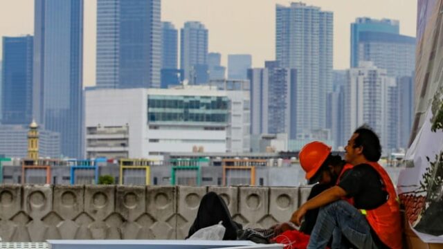 Propõe-se que trabalhadores de baixa renda na Indonésia sejam participantes Propõe-se que trabalhadores de baixa renda na Indonésia sejam participantes gratuitos do emprego do BPJS