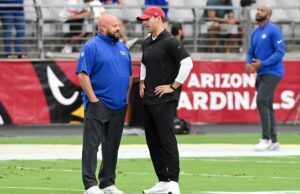 Proprietário da NFL recomenda que o trem seja demitido após crise lateral Head coach Brian Daboll of the New York Giants speaks with head coach Jonathan Gannon of the Arizona Cardinals