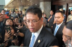 O Ministro das Finanças, Purbaya, pedirá uma recompensa a Prabowo se a economia indonésia atingir 6% Purbaya responde à reclamação do ministro da UMKM sobre funcionários da alfândega: denuncie, eu termino!