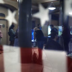 ARQUIVO - O governador da Califórnia, Gavin Newsom, fala durante uma entrevista coletiva na quinta-feira, 14 de agosto de 2025, em Los Angeles. (AP Photo/Márcio José Sanchez, Arquivo)