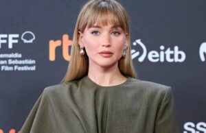 Quer se vestir como Jennifer Lawrence? Esta bolsa de US $ 34 parece igual ao seu melhor design NOVA IORQUE, NOVA IORQUE - 13 DE SETEMBRO: Rosie Huntington-Whiteley participa do desfile de moda Khaite durante a New York Fashion Week no The Shed em 13 de setembro de 2025 na cidade de Nova York. (Foto de Aeon/GC Images)