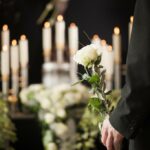 Querida Abby: Devo comparecer ao funeral da mãe da minha amiga quando ela morrer?