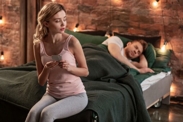 Querida Abby: Devo deixar meu casamento pelo meu melhor amigo?

