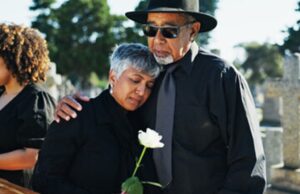 Querida Abby: Minha amiga íntima de 50 anos faleceu e a família dela está me deixando de fora Querida Abby: Minha amiga íntima de 50 anos faleceu e a família dela está me deixando de fora