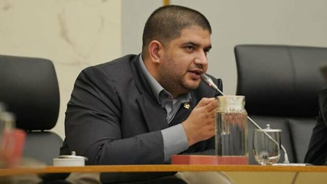 Rajiv Nasdem convocado pela KPK como testemunha em suposto caso Rajiv Nasdem convocado pela KPK como testemunha em suposto caso de corrupção de CSR BI-OJK