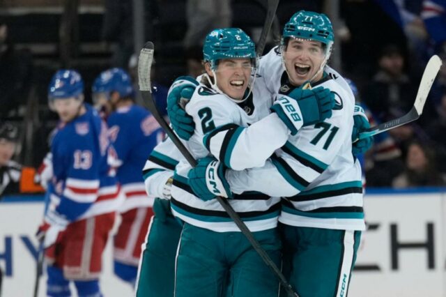 Rangers perdem para o humilde Sharks na prorrogação e permanecem sem vitória em Garden

