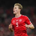 Rasmus Hojlund jogando pela Dinamarca
