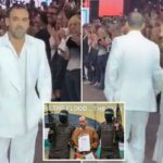 Reféns israelenses libertados desfilam para abrir a Tel Aviv Fashion Week