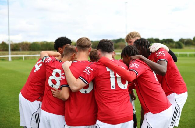 JJ Gabriel, do Manchester United, durante a partida da Premier League da Sub -18.