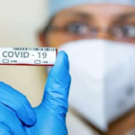 Reinfecção Sars-Cov-2 pode surgir um longo perigo de covid em jovens: The Lancet