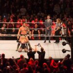 Reivindicação de seguro de seguidores da WWE lançando entrada do SmackDown replicada Karrion Kross