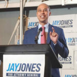 Relatório: o candidato da Virginia Democrat AG pensou em atirar no ex -político do Partido Republicano