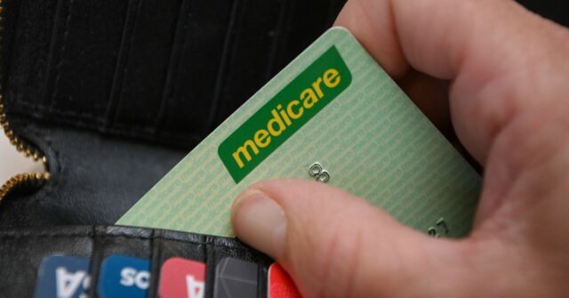 Revisão do Medicare de US$ 7,9 bilhões prestes a entrar Um cartão Medicare.