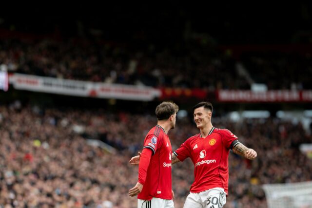 Mason Mount comemora a pontuação para o Manchester United.