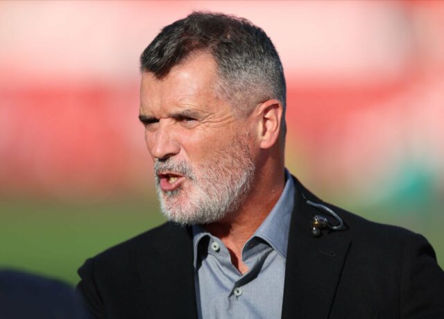 A lenda do Manchester United e comentarista da Sky Sports Roy Keane na linha lateral antes do amistoso internacional entre Inglaterra e Senegal no City Ground em 2025 em Nottingham, Inglaterra.