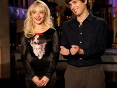 Sabrina Woodworker apresenta ‘SNL’, e Domingo retorna (mais uma vez) em uma abertura legal e sem política Sabrina Woodworker apresenta 'SNL', e Domingo retorna (mais uma vez) em uma abertura legal e sem política