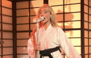 Sabrina Woodworker canta 2 palavras F sem censura em ‘SNL’ enquanto canta ‘No one’s Boy’ Sabrina Woodworker canta 2 palavras F sem censura em 'SNL' enquanto canta 'No one's Child'