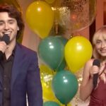 Sabrina Woodworker traz uma reprise de 'Domingo' e xinga (duas vezes) no lançamento de 'SNL' em holding