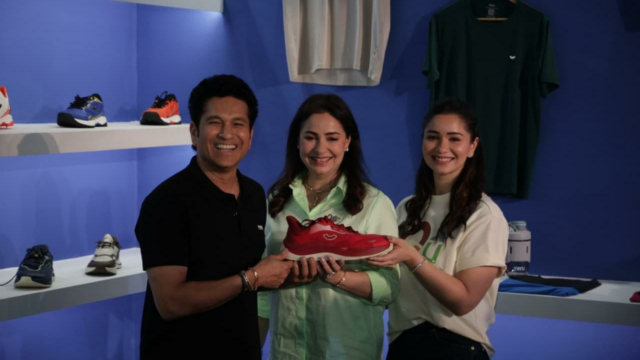 Sachin apresenta sua nova marca de roupas esportivas 10 x YOU 

