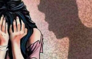 Sádico! Estudante do ensino médio em Karawang estuprada sucessivamente, seus amigos que a viram não ajudaram, mas em vez disso… Sádico! Estudante do ensino médio em Karawang estuprada sucessivamente, seus amigos que a viram não ajudaram, mas em vez disso...