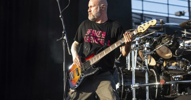 Sam Rivers, baixista do Limp Bizkit, falece aos 48 anos 

