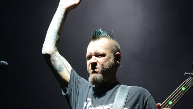Sam Rivers, baixista e fundador do Limp Bizkit, falece aos 48 anos 

