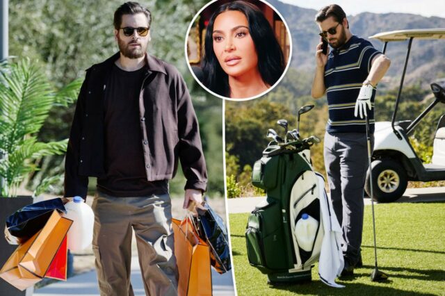 Scott Disick trolls Kim Kardashian posando com galões de leite após sua confissão sem noção sobre o custo de vida

