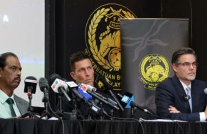 Secretário-geral da FA da Malásia colocado em espera no meio da investigação sobre a depreciação da naturalização Secretário-geral da FA da Malásia colocado em espera no meio da investigação sobre a depreciação da naturalização