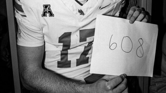 Seguidores sem camisa, chute de $ 500.000: superlativos do CFB Seguidores sem camisa, chute de $ 500.000: superlativos do CFB da semana 9