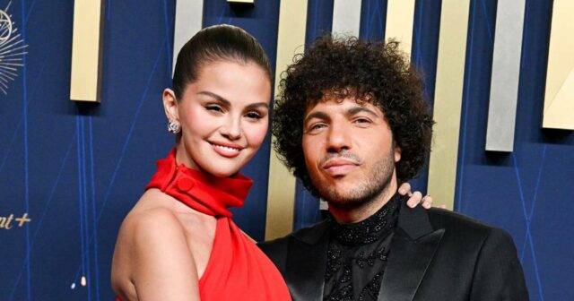 Selena Gomez surpreende de vermelho na estreia de 'Wizards Beyond Waverly Place'
