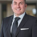 Ian Cook: Os sócios não são classificados como empregados, portanto a empresa não precisa pagar ao empregador o Seguro Nacional sobre sua participação nos lucros