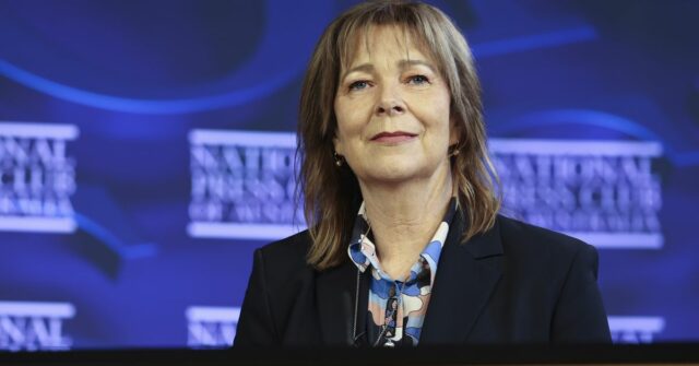Sindicato apoia apelo para acabar com taxas salariais juniores para Michele O'Neil, presidente do Conselho Australiano de Sindicatos (ACTU), no National Press Club