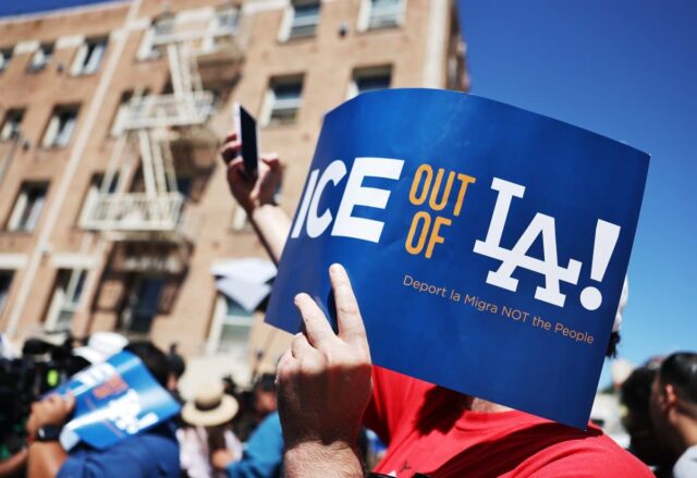 Situação de estado de emergência na área de Los Angeles devido a ataques do ICE 

