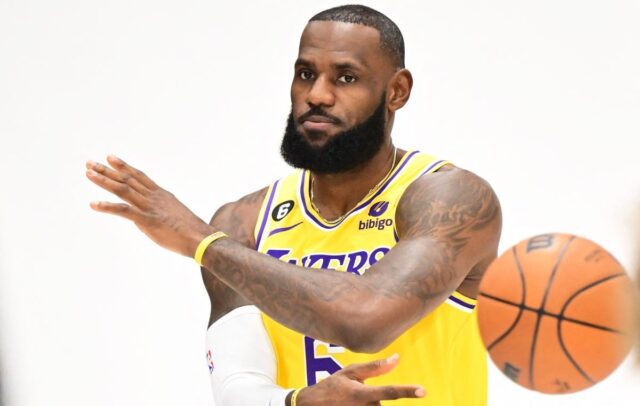 Stephen A Smith não evita LeBron James antes do período 

