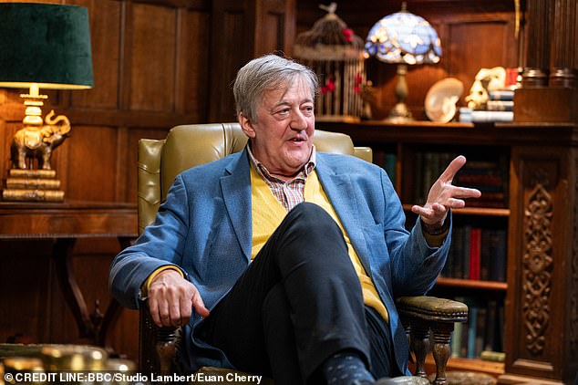 Stephen Fry ativou sua amiga JK Rowling quando ela realmente Stephen Fry provou ser um fiel quando foi banido dos Traidores de Celebridades